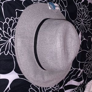 Grey hat